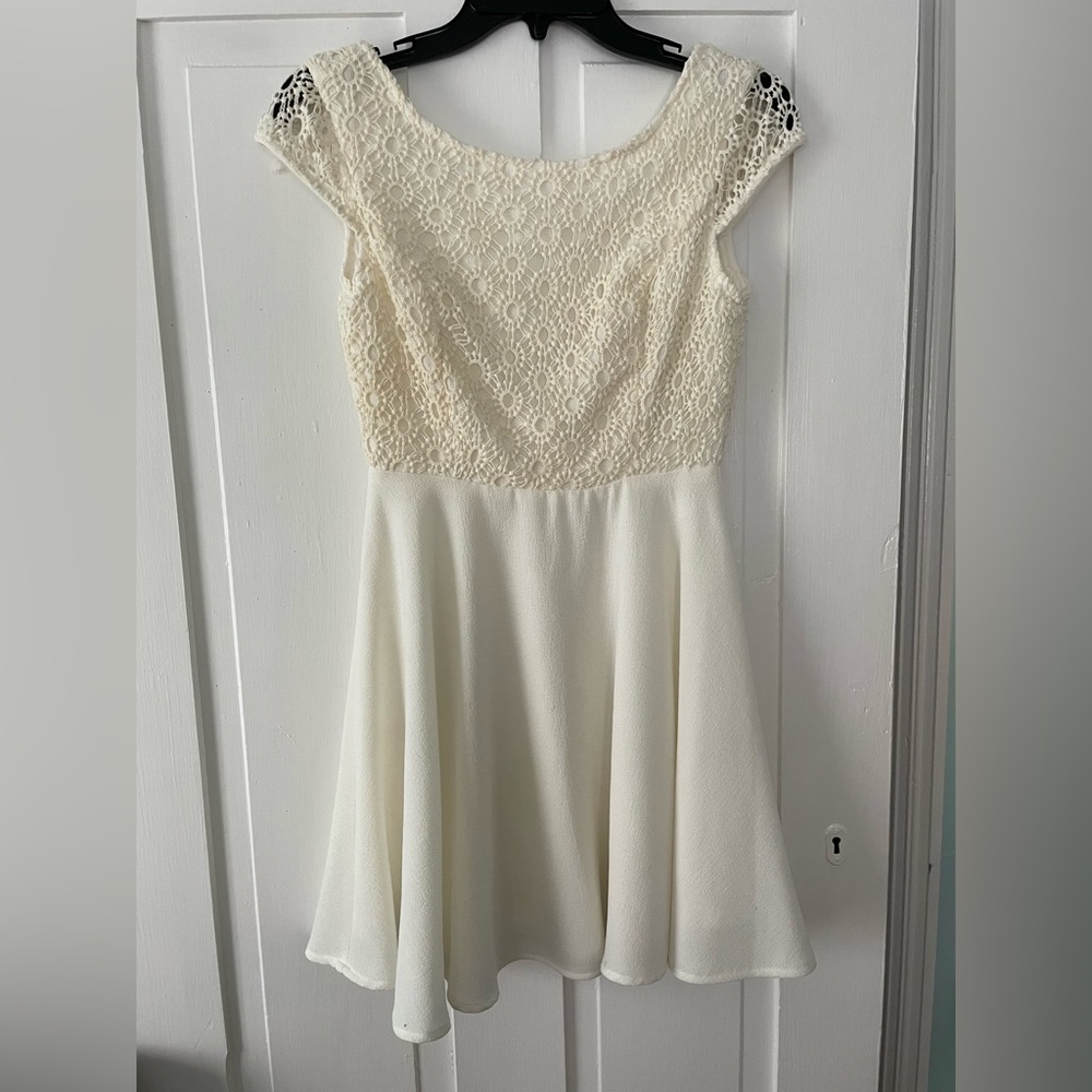 Altar’d State Cream Crochet Dress, size m. Gently used.